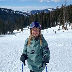 Meet your Posher, Demi